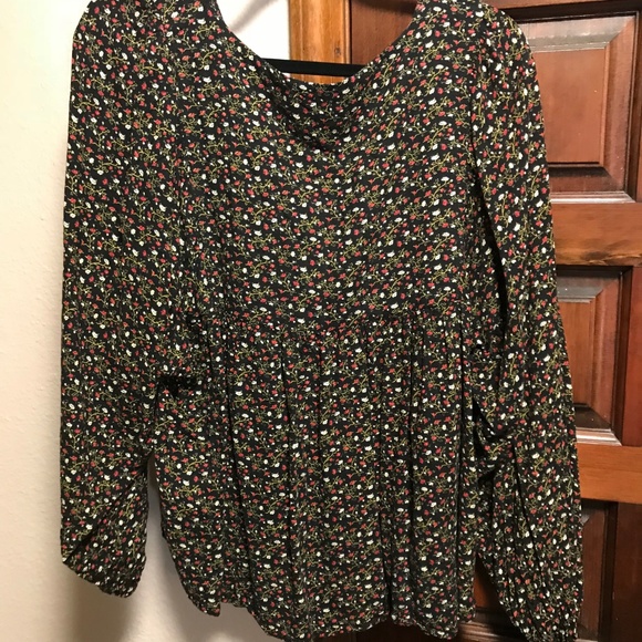 Beautiful Floral Peasant Top - Picture 2 of 2